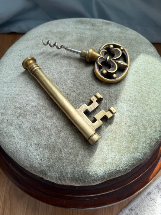 Antique Brass Corkscrew Fleur-De-Lis